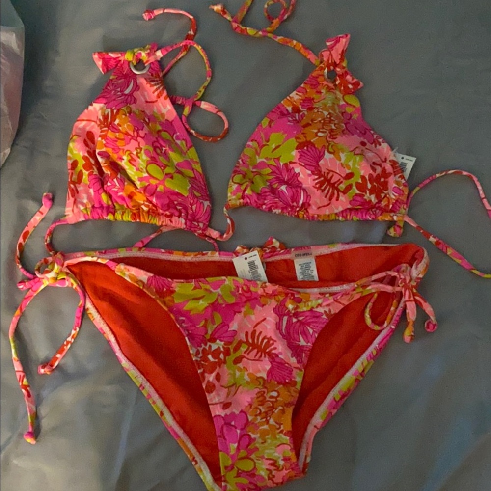 Women’s old navy floral two piece swimsuit